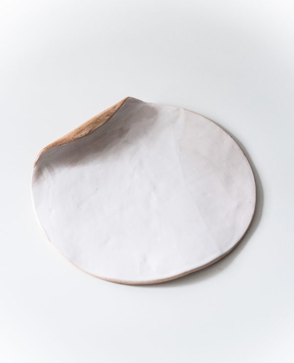 Керамическая доска для сыра ручной работы. Белая доска для сыра из керамики