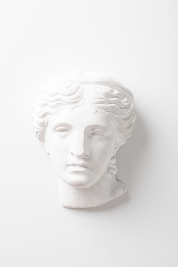 Гипсовая скульптура, голова античной красавицы Antiqua. Белый ннтерьерный декор из гипса, скульптурная женская голова