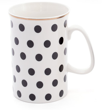 Фарфоровая чашка в горох. Белая кружка для чая и кофе в крупный черный горошек