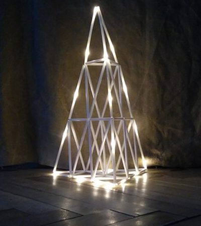 Геометрический новогодний декор елочка в технике химмели с подсветкой — прекрасная экологичная альтернатива живой елке