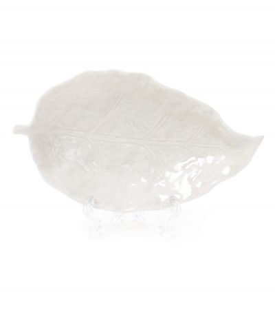 Небольшая тарелочка лист из белого фарфора в глазури, можно использовать как органайзер для бижутерии или блюдо для декора стола и сервировки