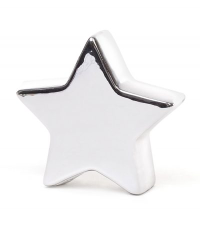 Керамический декор серебряная звезда — для украшения праздничного стола, стилизации фото в Instagram и просто как самостоятельный декоративный элемент. Небольшая декоративная звезда из керамики с серебристым глянцевым покрытием.