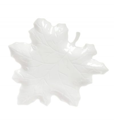 Элегантное блюдо в форме кленового листа Maple Leaf. Белое фарфоровое блюдо кленовый лист