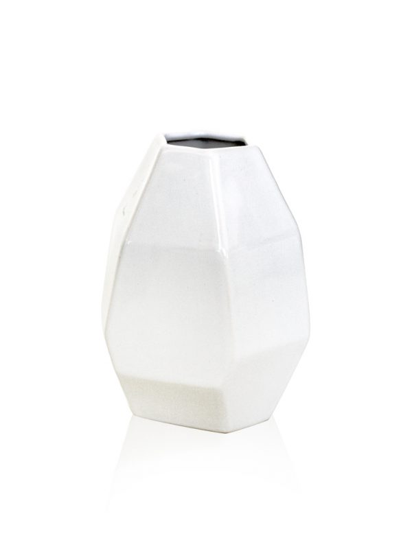 Белая керамическая ваза геометрической формы Polygonal