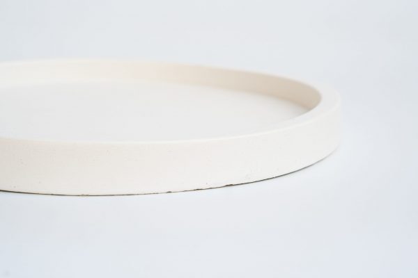 Великий білий інтер'єрний піднос Round White «30» — для декору та зберігання дрібниць. Мінімалістичний круглий білий піднос ручної роботи