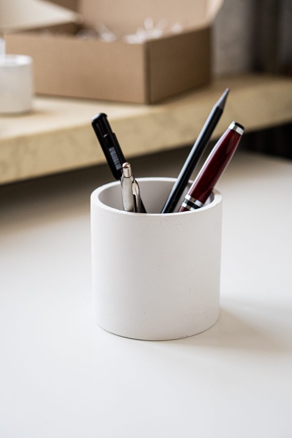 Бетонний циліндричний органайзер для робочого столу, біла підставка для олівців та ручок з бетону
